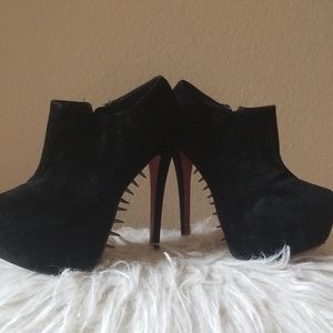 Shiekh spiked pumps